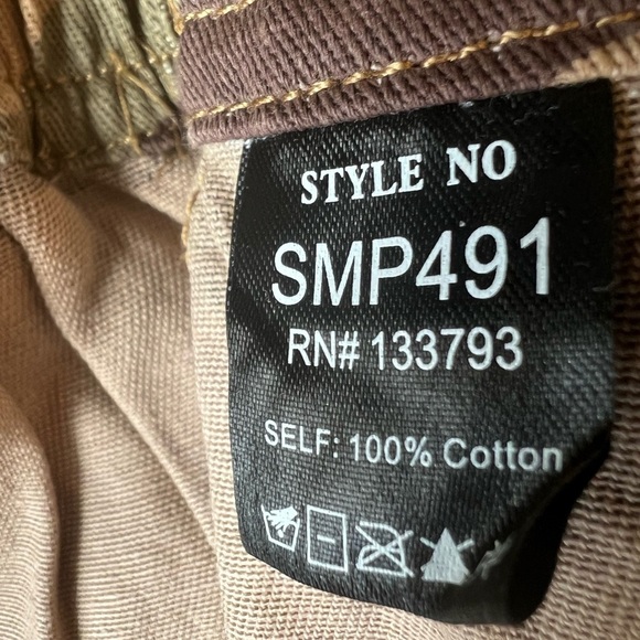 NWOT Cargo Camo pants - Picture 13 of 14
